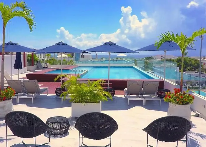 Beautiful Roof Pool & Gym With Ocean Views! Appartement Playa del Carmen